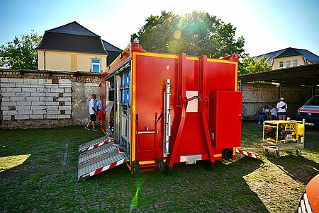 Abrollcontainer BHP 50 des Fachdienstes Sanität Abrollcontainer BHP 50 des Fachdienstes Sanität beim Dienstabend der DRK-Bereitschaft Jerichower Land.